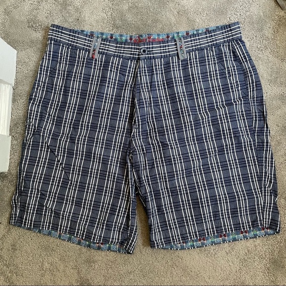Robert Graham Casual Flip Cuffs Gray White Plaid Check Preppy Shorts EUC Size 40 - Picture 1 of 6
